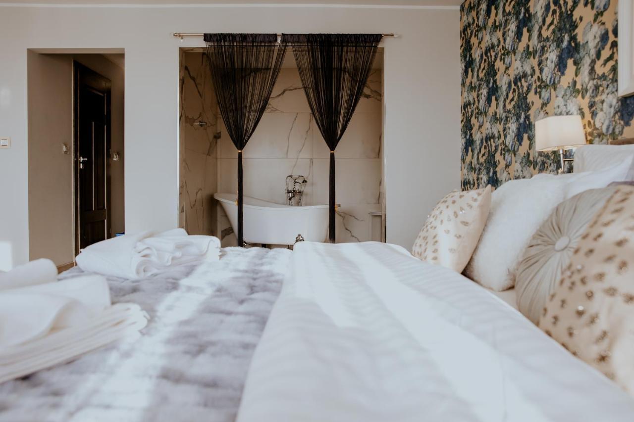 Hotel Greys Polonia Zasutowo Eksteriør billede